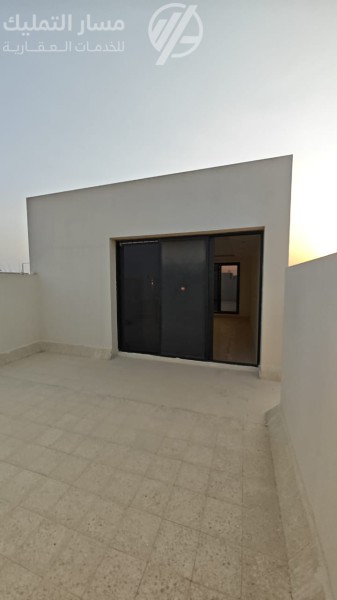 Photo by Daniel J. Schwarz